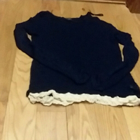 Top - Picture 2 of 2